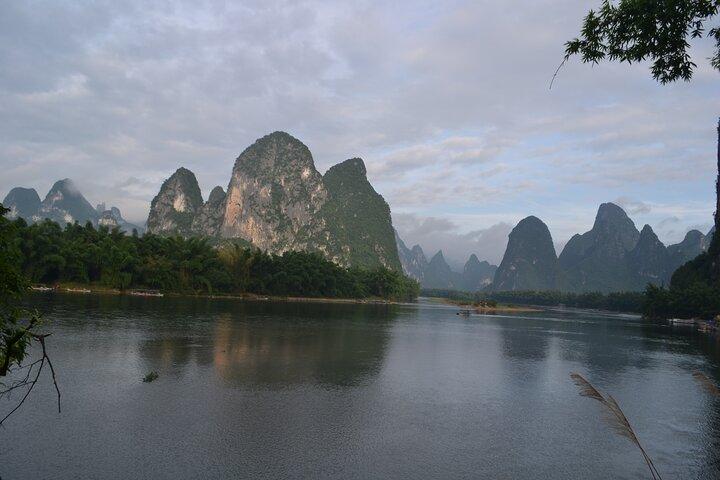 Guilins Grand Li River Rafting de bambu e Summit Sunset
