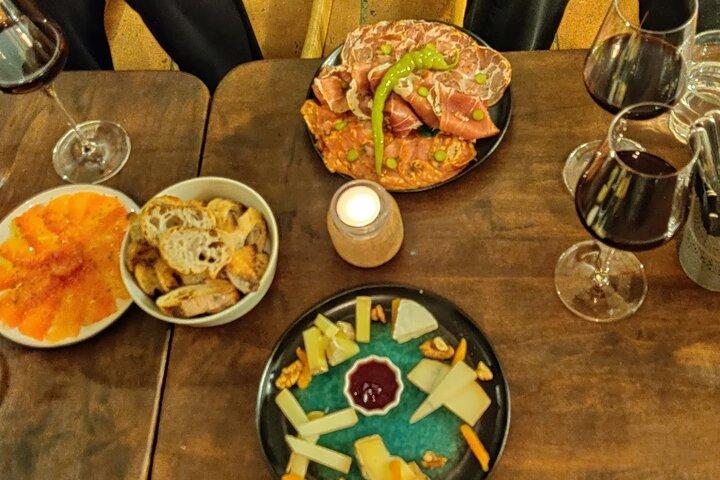 Passeio Noturno de Bordeaux Terminando com delicioso vinho e queijo