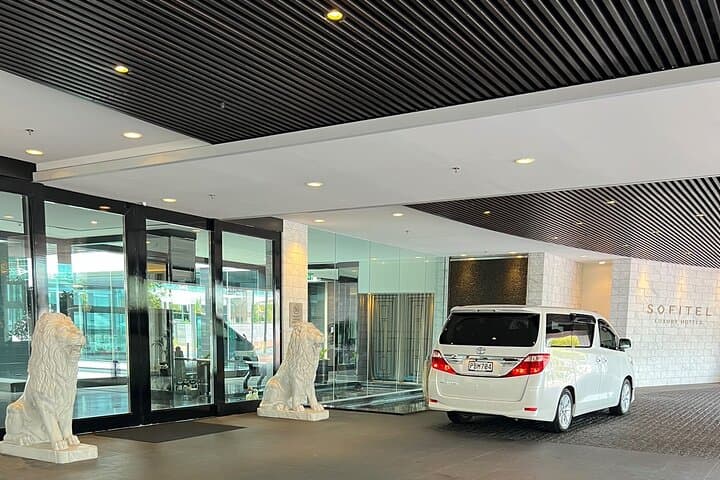 Premium Transfer From Auckland Airport To Omaha And Snells Beach