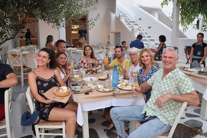 Naxos Old Town Tour com degustação de vinhos e jantar