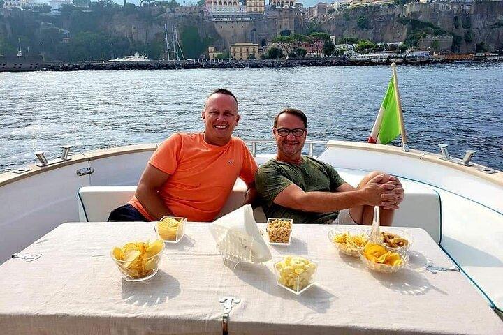 Privat heldags luksusbådtur til Capri fra Amalfikysten