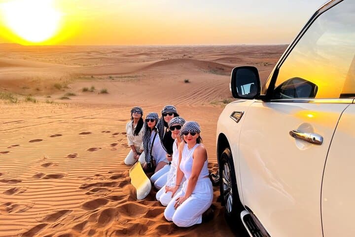 Desert Safari Dubai With Live Shows and BBQ Buffet Dinner