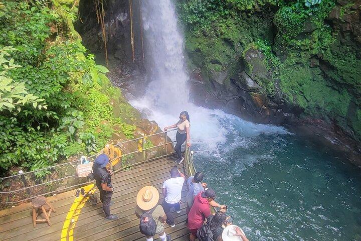 Hoteller i nærheden af Rincón de la Vieja Volcano Hike, Blue Waterfall & Hot Springs