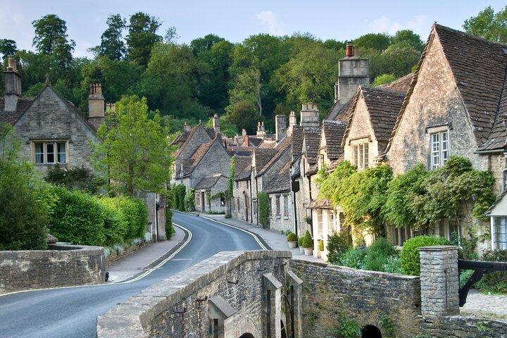Excursion privée d'une journée à Cotswolds : Luxe en petit groupe dans une Mercedes