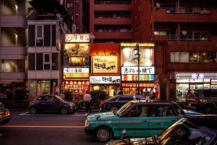 Tokyo Private Night Tour with a Local – Bars, Drinks & Culture