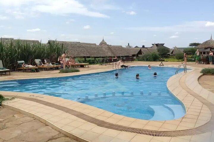 4WD Nairobi 3 Day Adventure Travel Package Tour