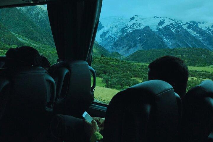 Banff & Canmore: Billig Shared Shuttle til Calgary Lufthavn