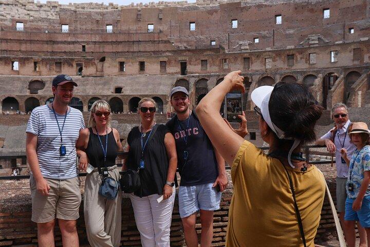 Roma : Colosseo, Foro e Palatino Tour Guidato Locale