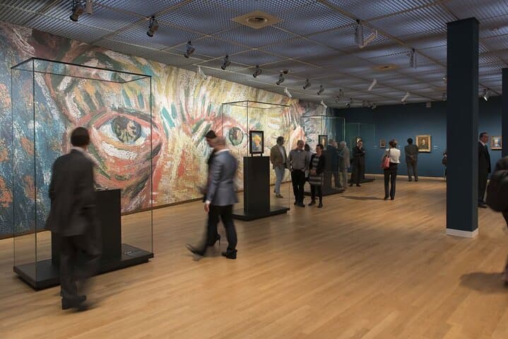 Combo Ticket: Van Gogh Museum Ticket and 1-Hour Canal Cruise