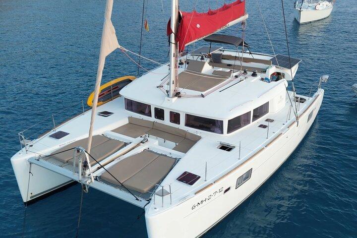 Excursion privée en catamaran à travers Formentera