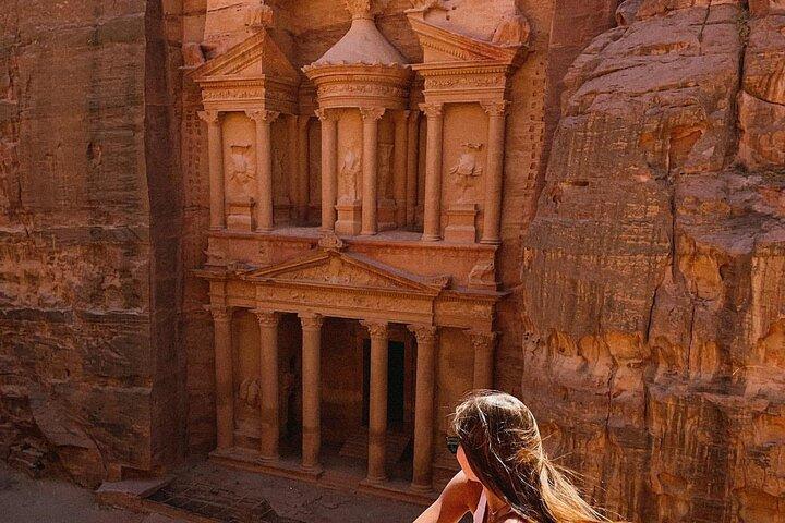 Visita guiada privada de 2 dias Petra Wadi Rum e Mar Morto