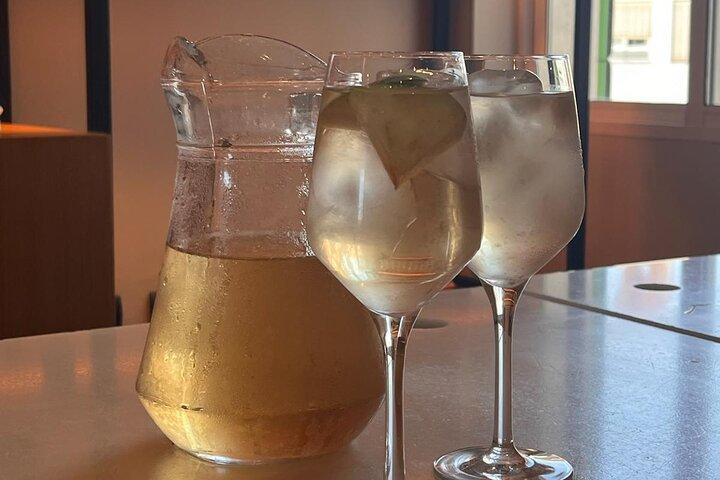 Sangria-proeverij in Sevilla, Spanje
