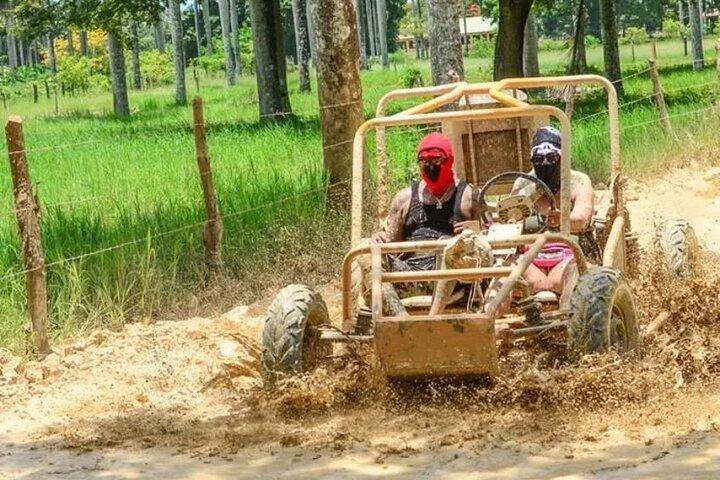 Punta Cana Buggy Adventure Playa Macao e Duna com Safari.