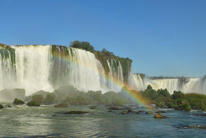 ブラジルとアルゼンチン発イグアスの滝 1 日ツアー