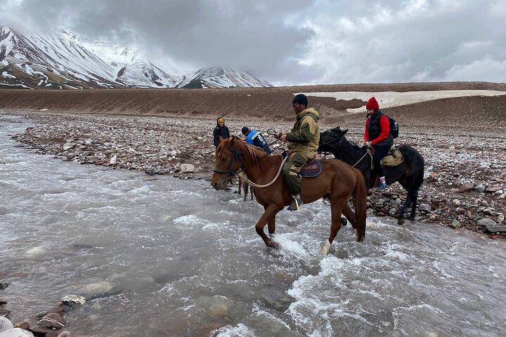 Equitazione in Alay Valley