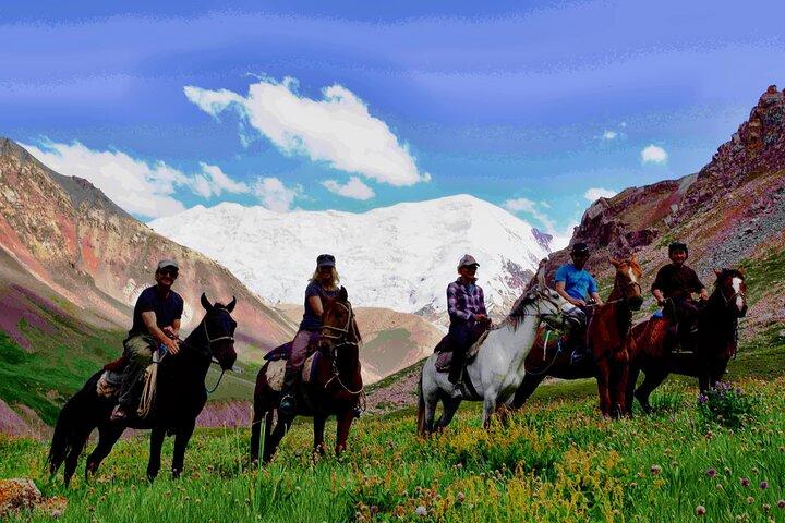 Equitazione in Alay Valley