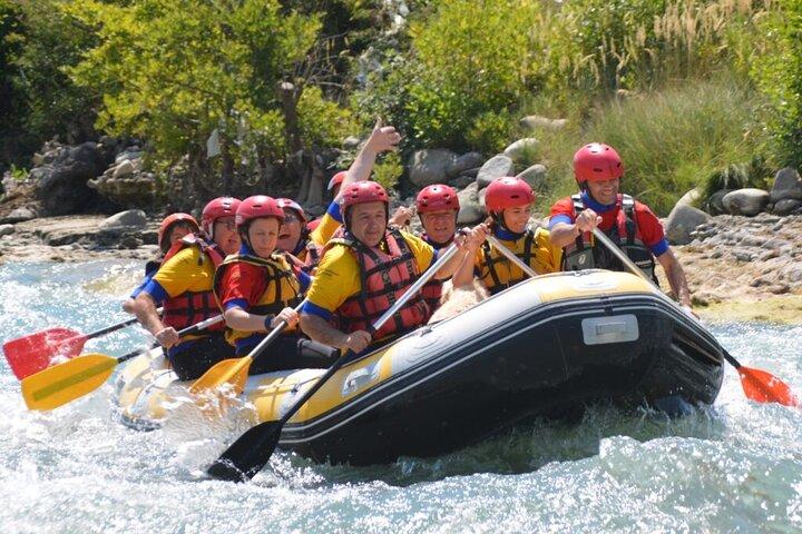 Vjosa Rafting & Benja Thermal Bath Tour saindo de Tirana Durres Golem