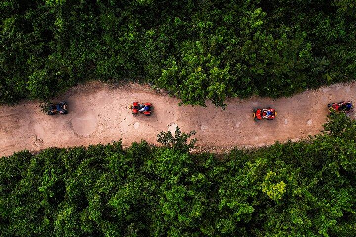 『プラヤ・デル・カルメン ATVアドベンチャー with Ziplines, Cenote』より