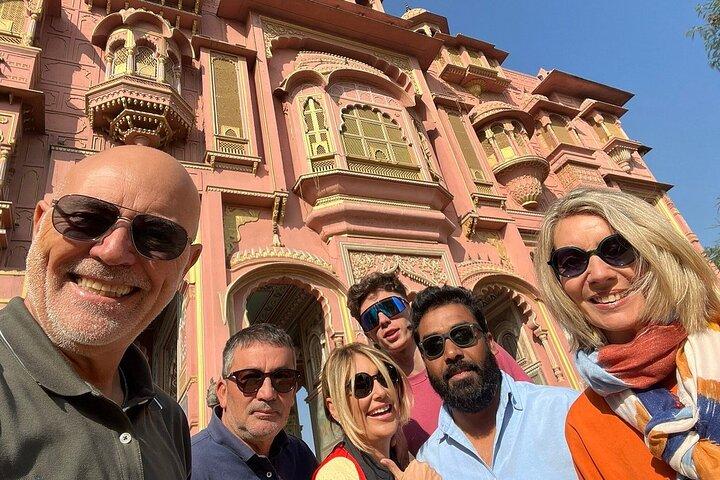 Tour turístico de día completo por Jaipur en coche y guía
