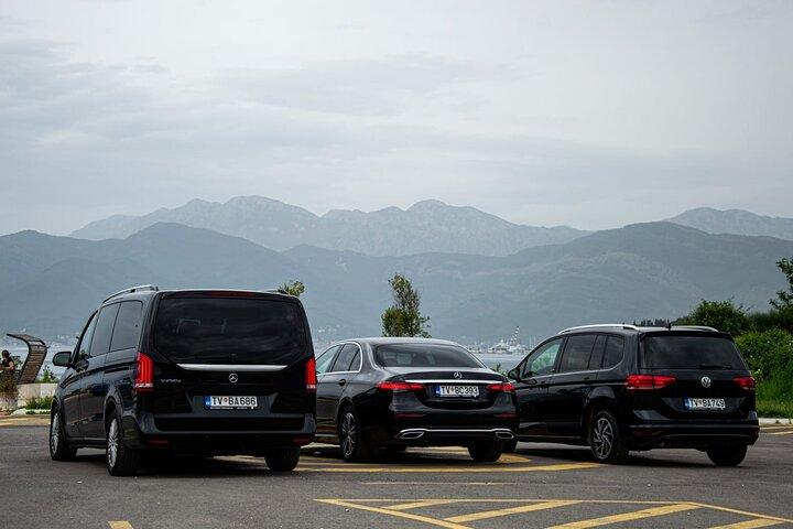 Privat overførsel fra Budva eller Becici til Tivat lufthavn