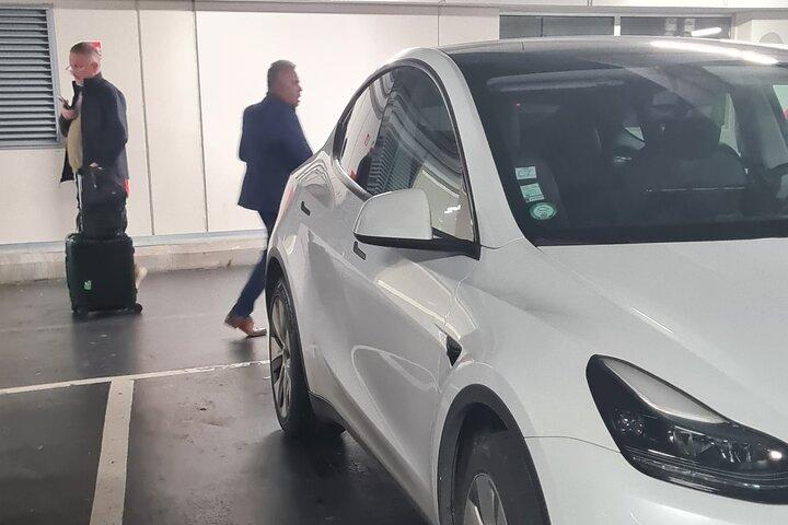 Privé elektrische transfer Parijs → CDG | Enkele reis