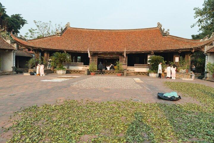 Jeep Tour Utforska Duong Lams antika by Heldag från Hanoi