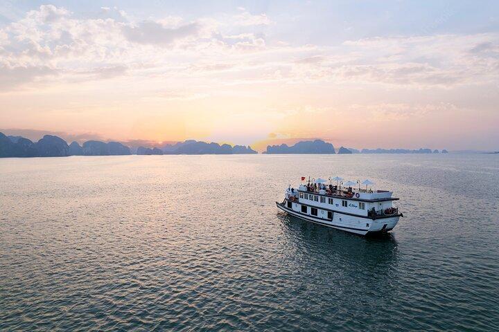 Private Mehrtagestour Halong Bay mit Ba Ham Tien Ong Kreuzfahrt