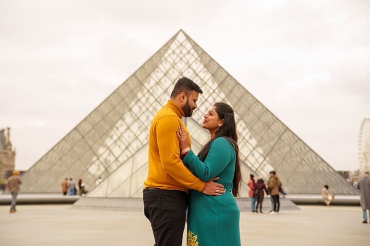 Paris: Your Own Private Photoshoot at Louvre Museum