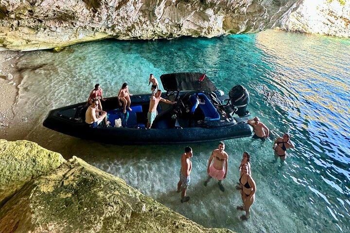 Blue Gem Cave und Grama Bay Speedboat Tour von Vlore