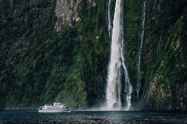 Milford Sound Coach, crociera e volo Sightseeing Tour da Queenstown