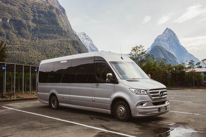 Milford Sound Coach, crociera e volo Sightseeing Tour da Queenstown