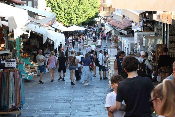 中世都市とリンドス : クルーズ旅行者のための小グループ ツアー
