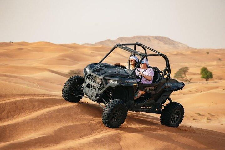 Dubai: Quad Bike, Dune Buggy, e Sandboarding Experiência