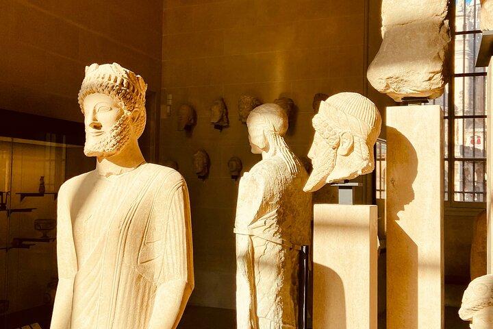 Louvre Kunst en Mysteries: Rondleiding in het Spaans voor maximaal 6 personen