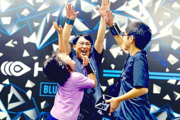 東京お台場ARスポーツHADO シュート、ダッジ、未来を感じる!