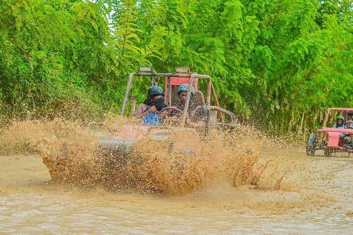 Halvdag buggy eller ATV tur til Water Cave og Macao Beach