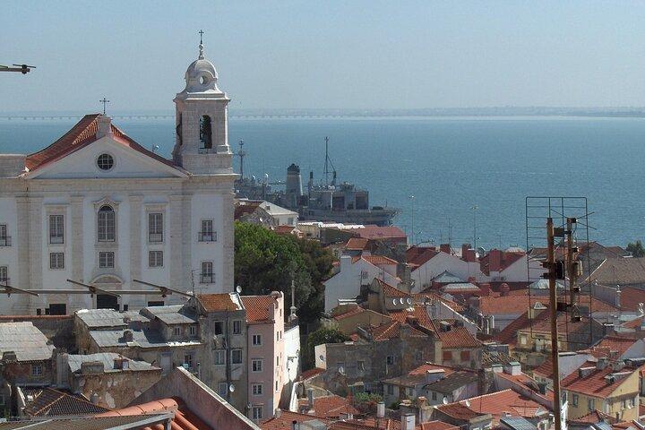 Excursão privada de Lisbon Hills Tuk Tuk