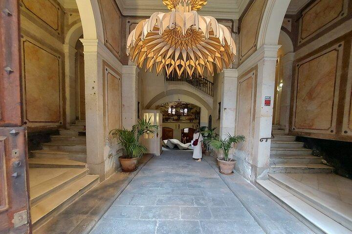 Barcelona Old City and Hidden Gems Private Walking Tour