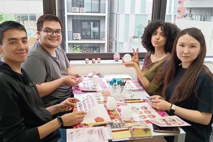 Daruma Workshop by Making your Own Japanese Souvenir in Shinjuku