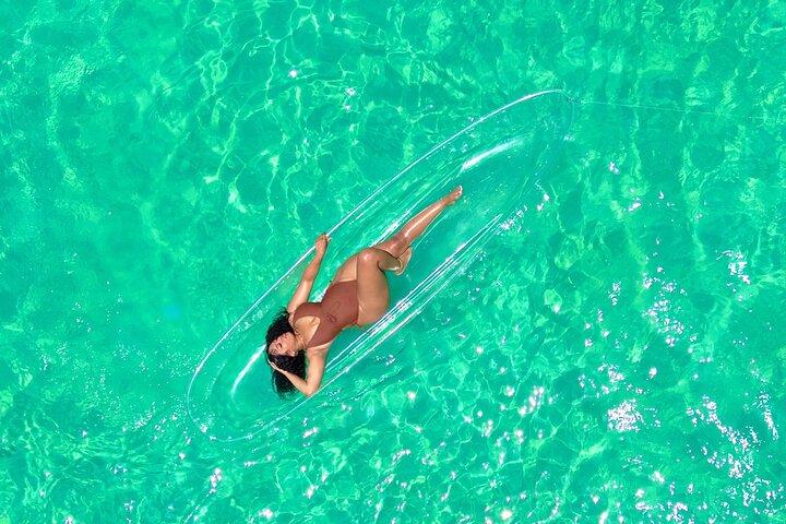 Klares Kajak-Fotoshooting in Nassau, Bahamas.