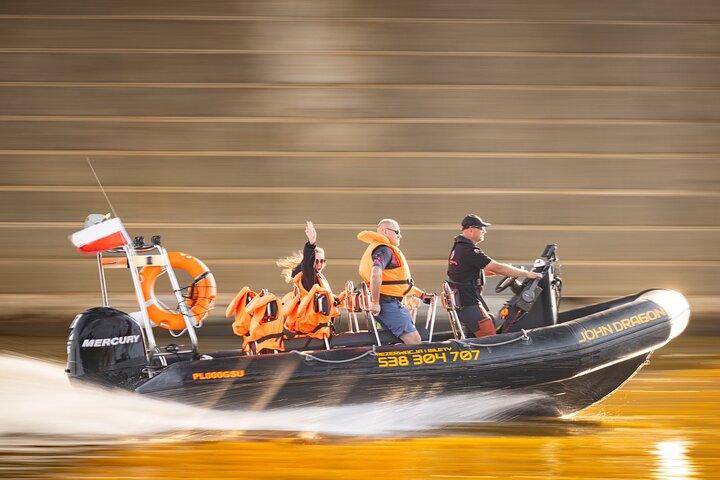 Spændende Speedboat Ride på floden i Warszawa