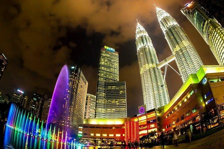 Kuala Lumpur Luci e morsi della sera