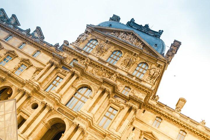 Louvre Kunst en Mysteries: Rondleiding in het Spaans voor maximaal 6 personen