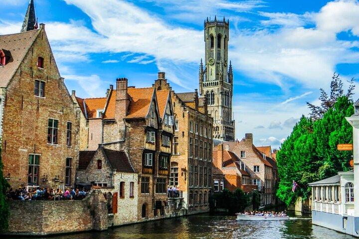 Private Bruges Walking Tour: destaques e estátua de Michelangelo