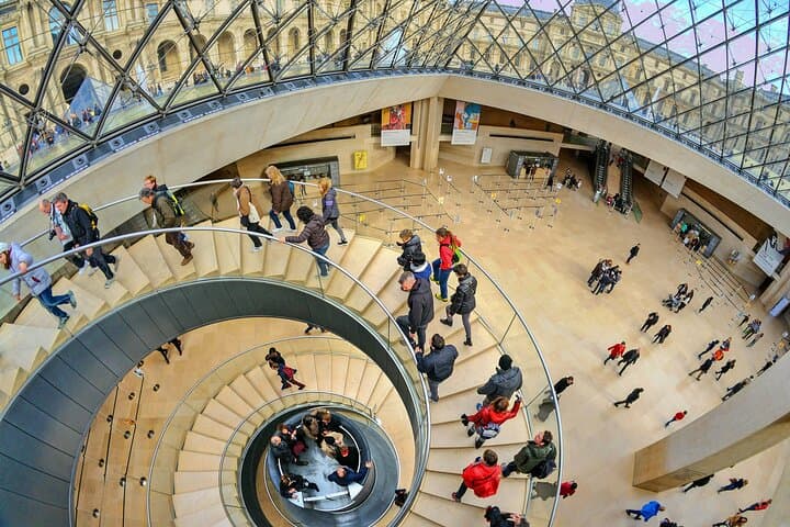 Louvre Paris Tour with Audioguide on Your Smartphone (no ticket)