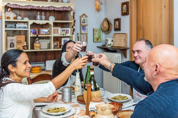 Clase de pasta y salsa auténtica en un hogar local en Salerno