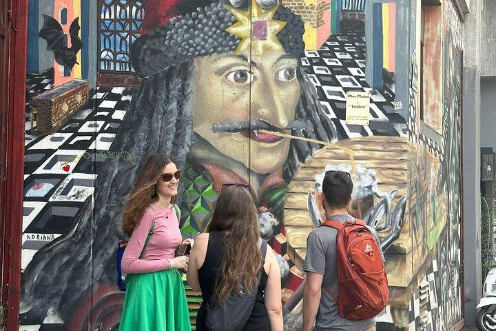 Walking Tour of Alternativ Bukarest-Morning Street konsttur