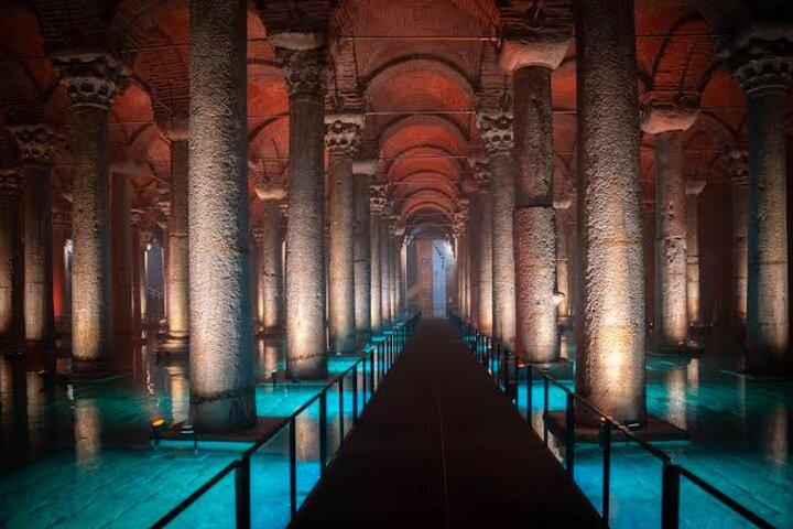 Istanbul VIP 2-Day Tour: Car, Guide & 2-Hour Yacht Cruise
