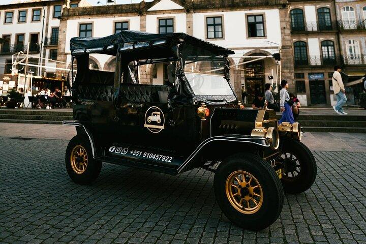 Porto&Gaia: Privétour door de historische stad in een klassieke Ford T
