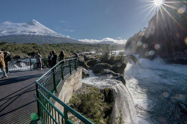 プエルト・バラスからミニバンでオソルノ火山を探索